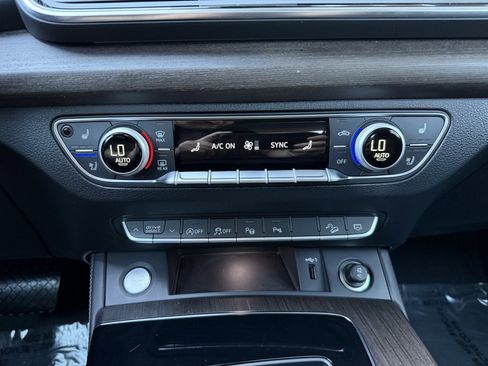 Used 2023 Audi Q5 2.0T Prestige w/ Prestige Package image 27