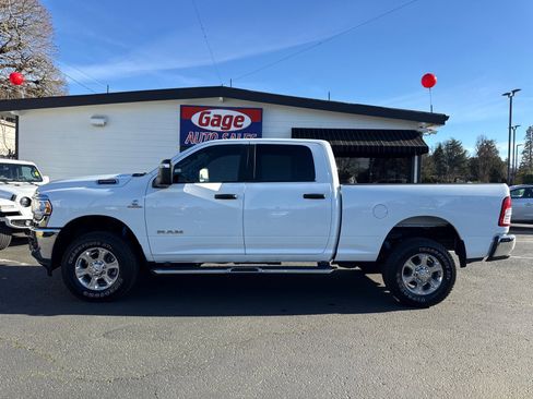 Used 2024 RAM 2500 Big Horn w/ Off Road Package image 3