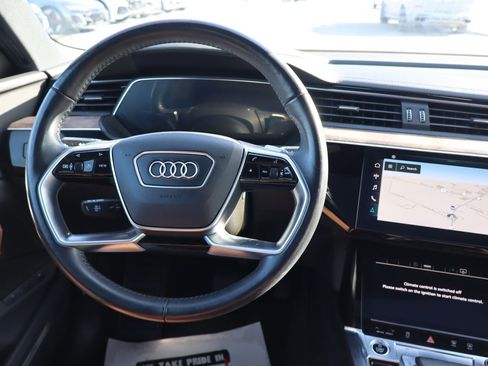 Used 2021 Audi e-tron Premium Plus w/ Premium Plus Package image 10