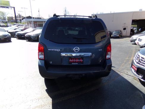 Used 2008 Nissan Pathfinder LE w/ Navigation Pkg image 3