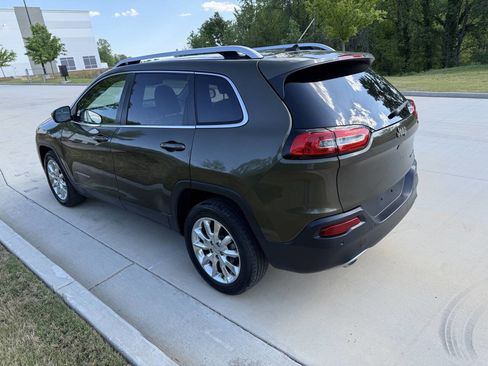 Used 2015 Jeep Cherokee Limited w/ Luxury Group image 6