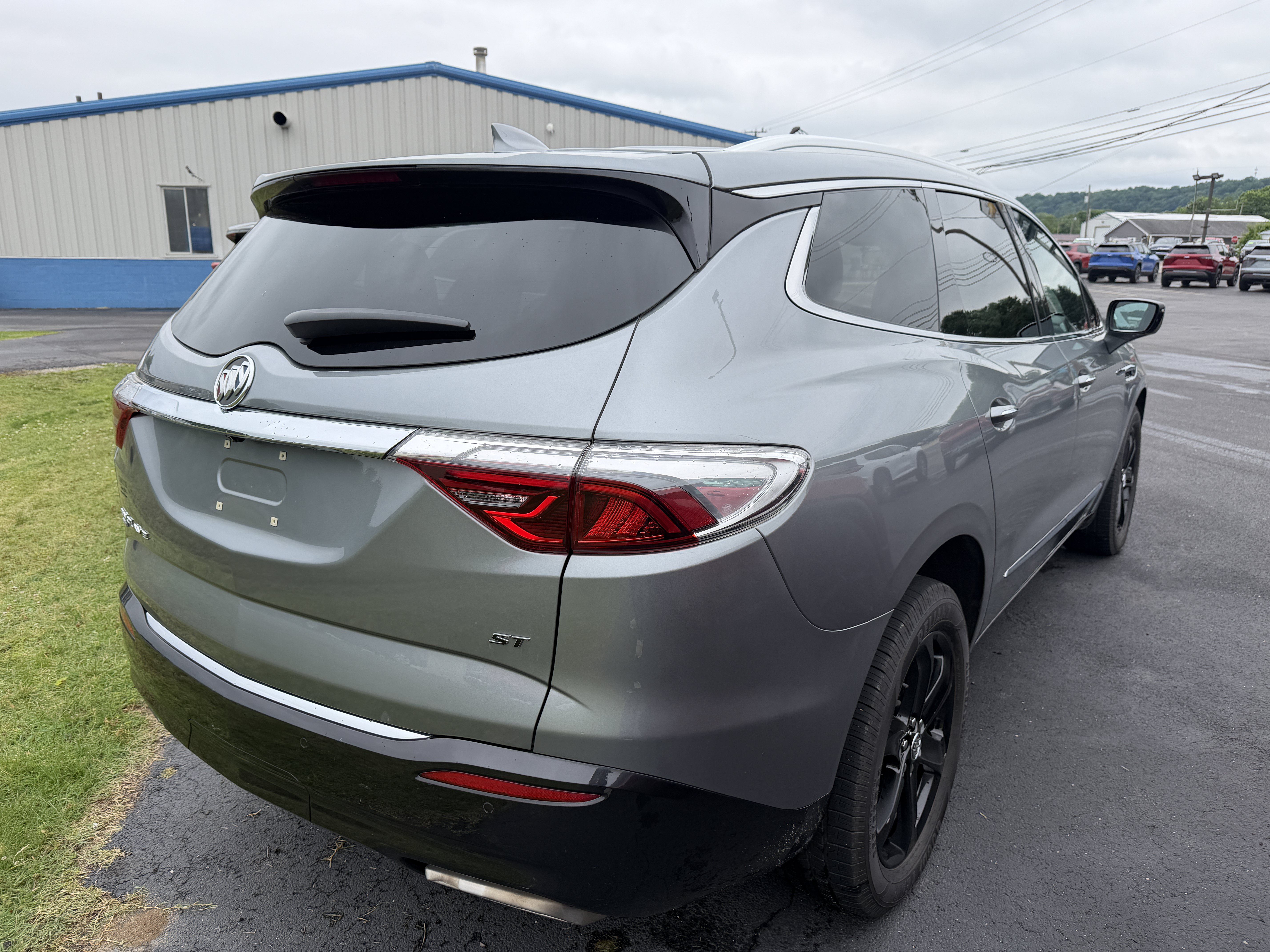 Used 2023 Buick Enclave Essence w/ Experience Buick Package AWD/4WD image 3