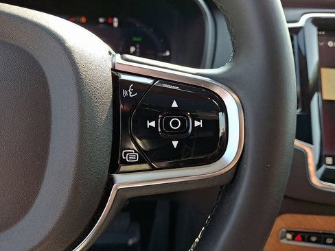 Used 2024 Volvo XC90 T8 Plus w/ Protection Package Premier AWD/4WD image 25