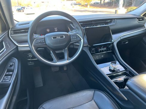 Used 2023 Jeep Grand Cherokee Limited image 26