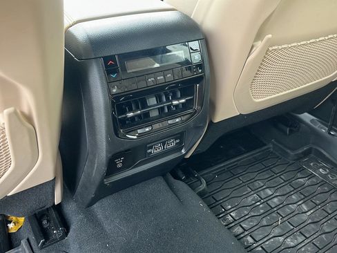 Used 2024 Jeep Grand Cherokee L Limited w/ Trailer Tow Package AWD/4WD image 12