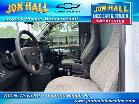 Used 2021 Chevrolet Express 2500 RWD image 18