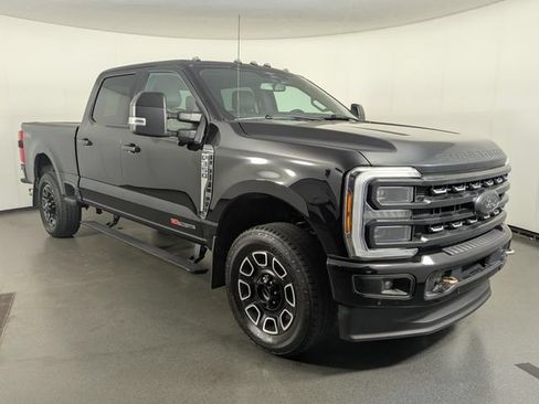 Used 2023 Ford F350 Platinum AWD/4WD image 2