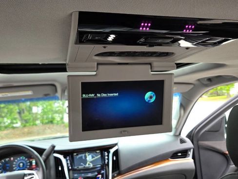 Used 2018 Cadillac Escalade ESV Premium Luxury AWD/4WD image 38