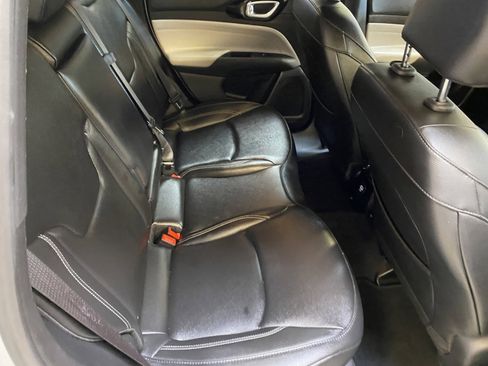 Used 2025 Jeep Compass Limited AWD/4WD image 28