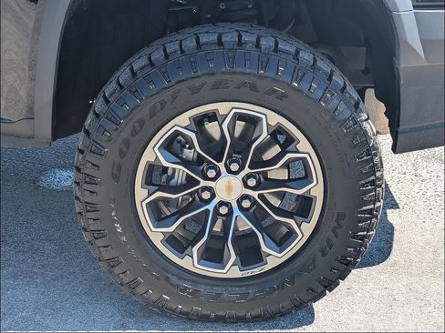 Used 2019 Chevrolet Colorado ZR2 AWD/4WD image 11