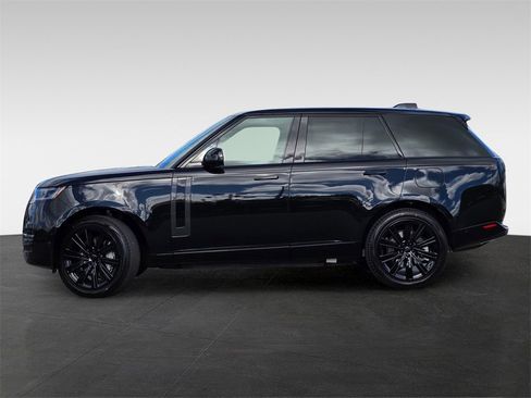 New 2026 Land Rover Range Rover SE image 3