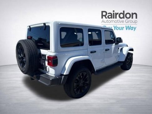 Used 2023 Jeep Wrangler Unlimited Sahara w/ Cold Weather Group AWD/4WD image 7