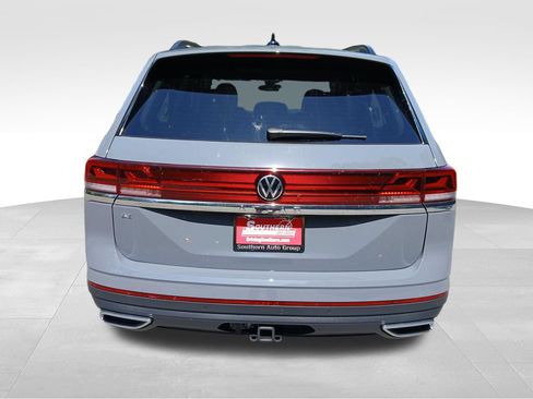 New 2026 Volkswagen Atlas SE FWD image 4