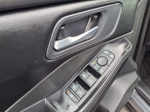 Used 2025 Nissan Rogue SV FWD image 20