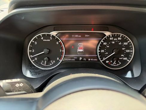 Used 2024 Nissan Rogue S AWD/4WD image 18
