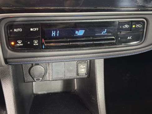 Used 2017 Toyota Corolla SE image 20