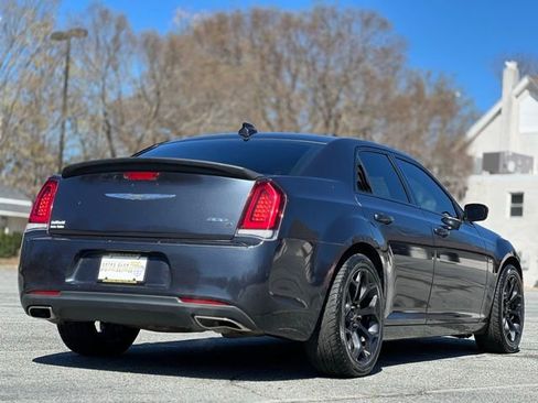 Used 2019 Chrysler 300 S image 5