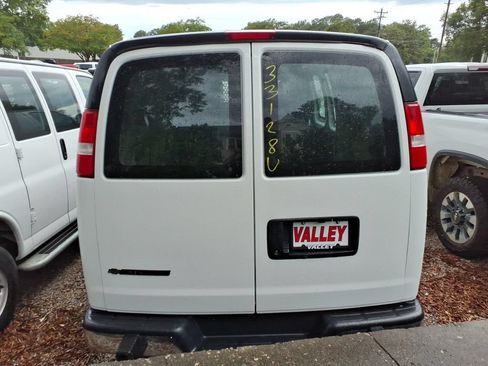 Used 2024 Chevrolet Express 2500 w/ Driver Convenience Package RWD image 5