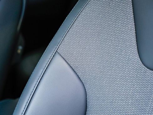 Used 2023 Kia Niro EX image 25