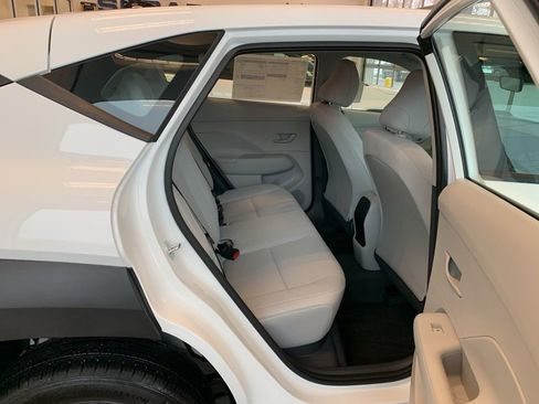 New 2026 Hyundai Kona SE image 17