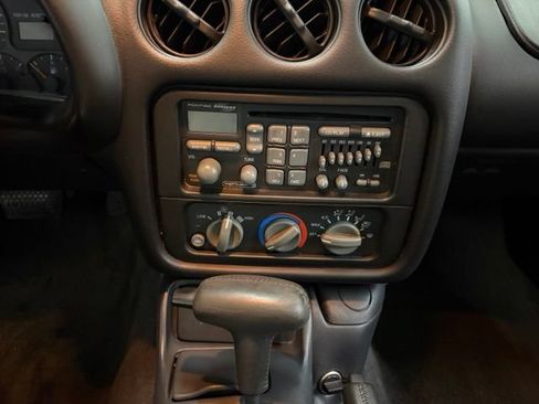 Used 2000 Pontiac Firebird Coupe w/ Opt Pkg RWD image 17