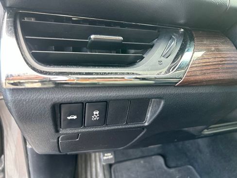 Used 2013 Toyota Avalon XLE FWD image 19