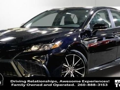 Used 2024 Toyota Camry SE FWD image 5