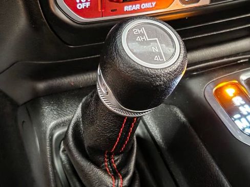 Used 2020 Jeep Gladiator Rubicon AWD/4WD image 35