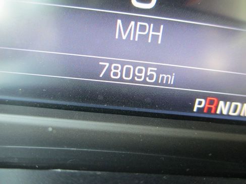 Used 2014 GMC Sierra 1500 SLT w/ SLT Crew Cab Value Package image 28