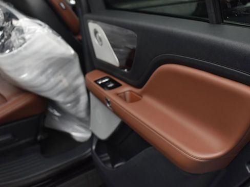 New 2026 Lincoln Aviator Reserve AWD/4WD image 15