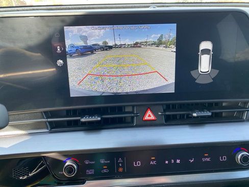 Used 2023 Kia Sportage EX image 14