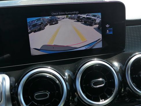 Used 2023 Mercedes-Benz GLB 250 4MATIC image 19