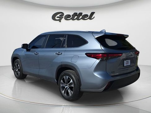 Used 2023 Toyota Highlander XLE image 14
