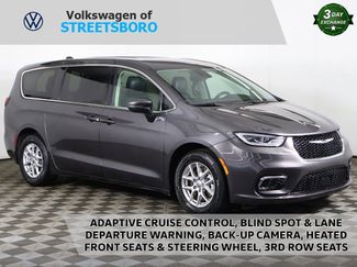 Used 2023 Chrysler Pacifica Touring-L video 1