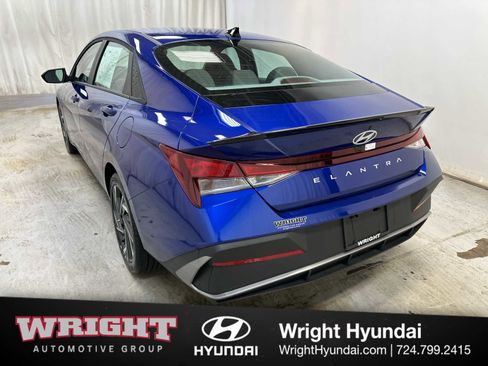 Certified 2025 Hyundai Elantra Sport FWD image 4