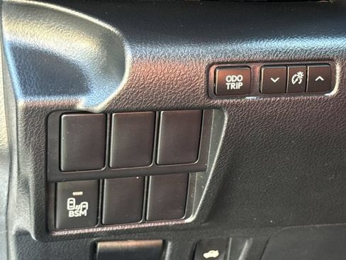 Used 2014 Lexus IS 250 w/ F-Sport Package RWD image 22