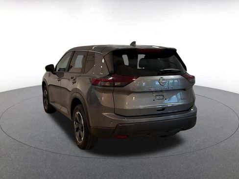 Used 2025 Nissan Rogue SV image 11