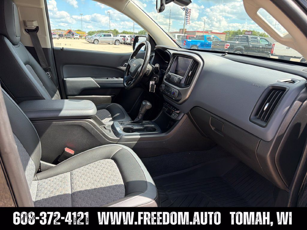Used 2021 Chevrolet Colorado Z71 w/ Z71 Midnight Edition AWD/4WD image 24