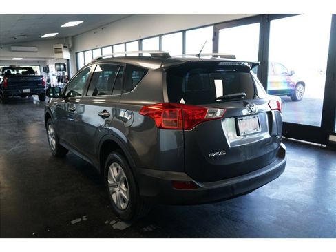 Used 2013 Toyota RAV4 LE image 5