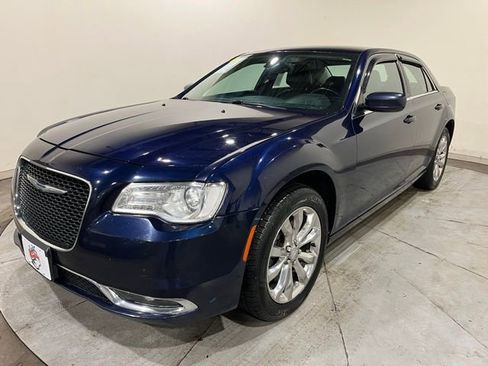 Used 2016 Chrysler 300 Limited w/ Driver Convenience Group image 6