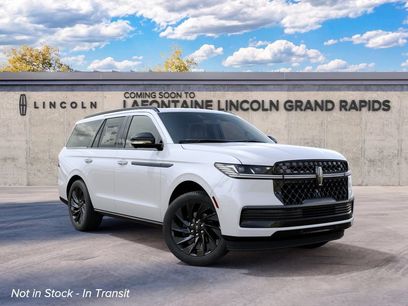 New 2027 Lincoln Navigator Reserve w/ Jet Appearance Package