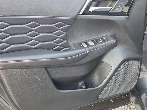 Used 2025 Mitsubishi Outlander SEL AWD/4WD image 12