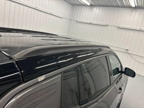 Used 2017 Jeep Compass Trailhawk w/ Leather Interior Group AWD/4WD image 32