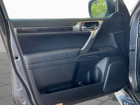 Used 2023 Lexus GX 460 Premium w/ Premium Package AWD/4WD image 18