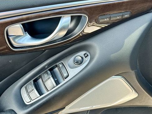 Used 2017 INFINITI Q50 3.0t Premium w/ Driver Assistance Package image 10