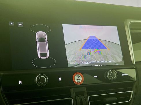 New 2026 Porsche Macan image 17