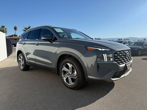 Used 2023 Hyundai Santa Fe SEL FWD image 2