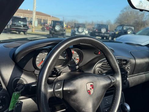 Used 2001 Porsche Boxster image 13