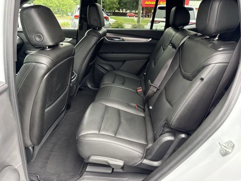 Used 2024 Cadillac XT6 Luxury FWD image 10