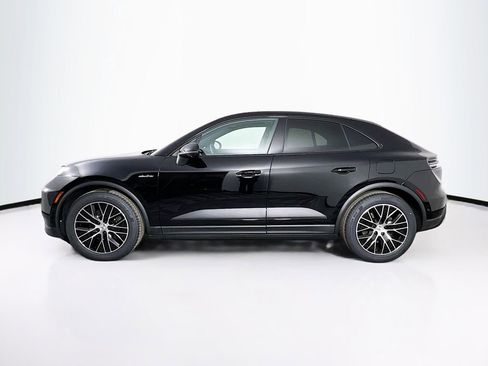 New 2026 Porsche Macan 4 Electric image 2